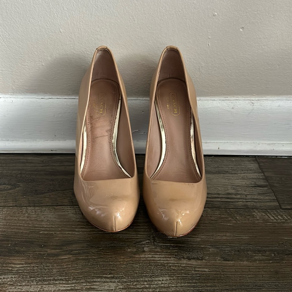 COACH PATENT LEATHER HEEL SZ. 6.5